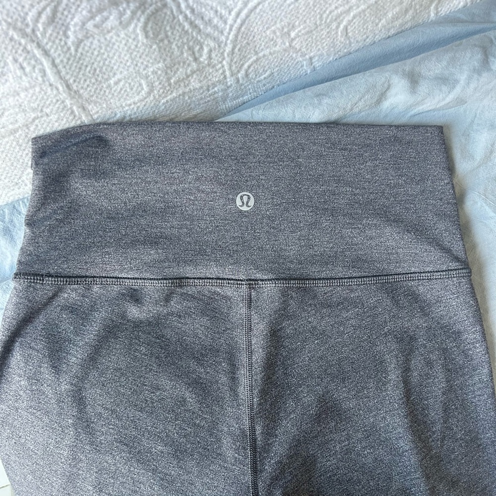 LULULEMON LEGGINGS- BASICALLY NEW